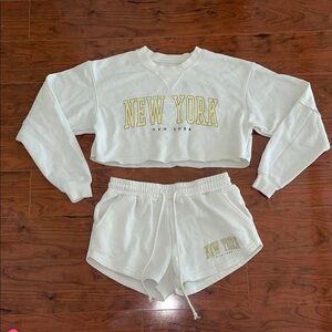 NWOT Lazy Sunday New York Long Sleeve Cropped Sweater and Shorts Matching Set